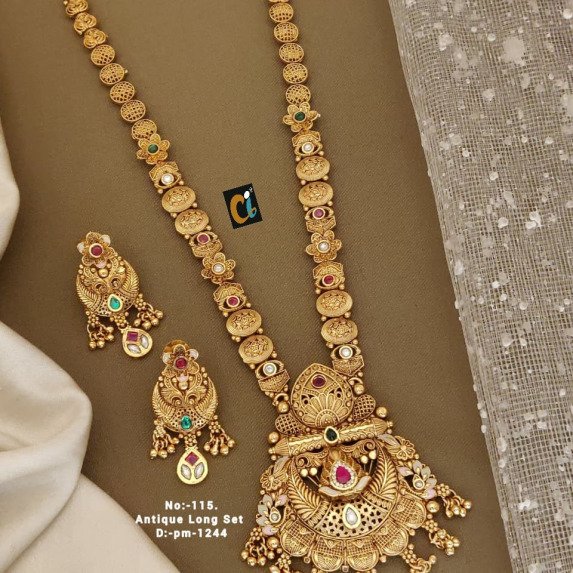 ANTIQUE LONG NECKLACE
