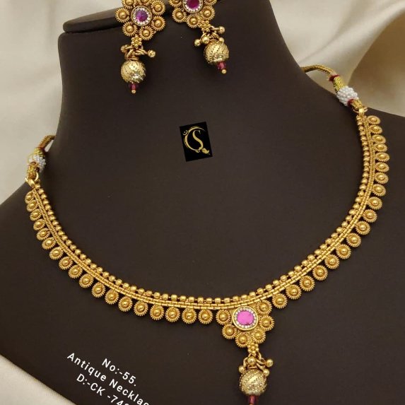 ANTIQUE SHORT NECKLACE