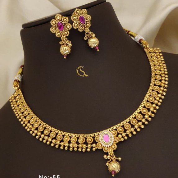 ANTIQUE SHORT NECKLACE